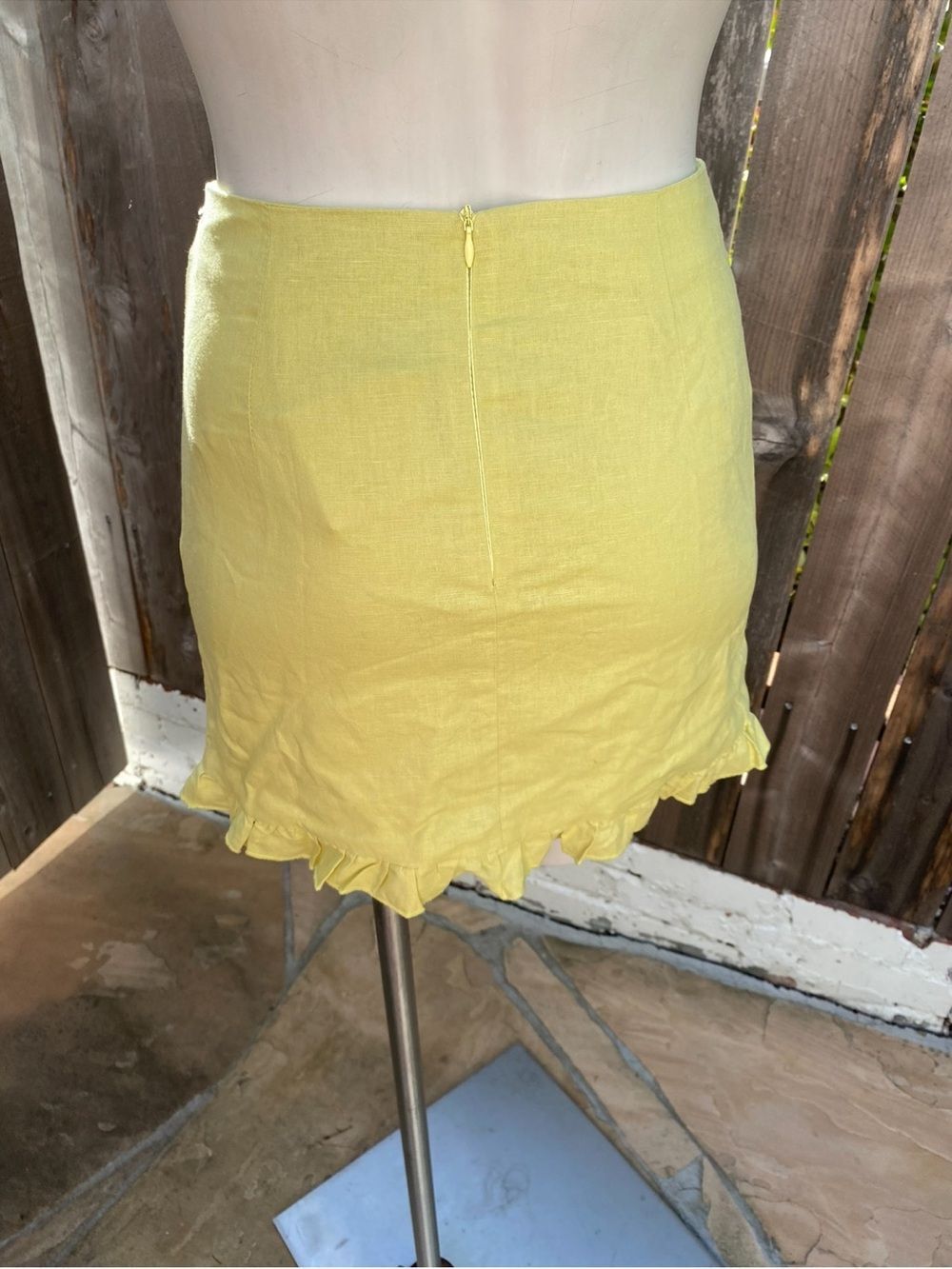 Charlie Holiday Yellow Ruffle-Hem Mini Skirt size 4 NWT